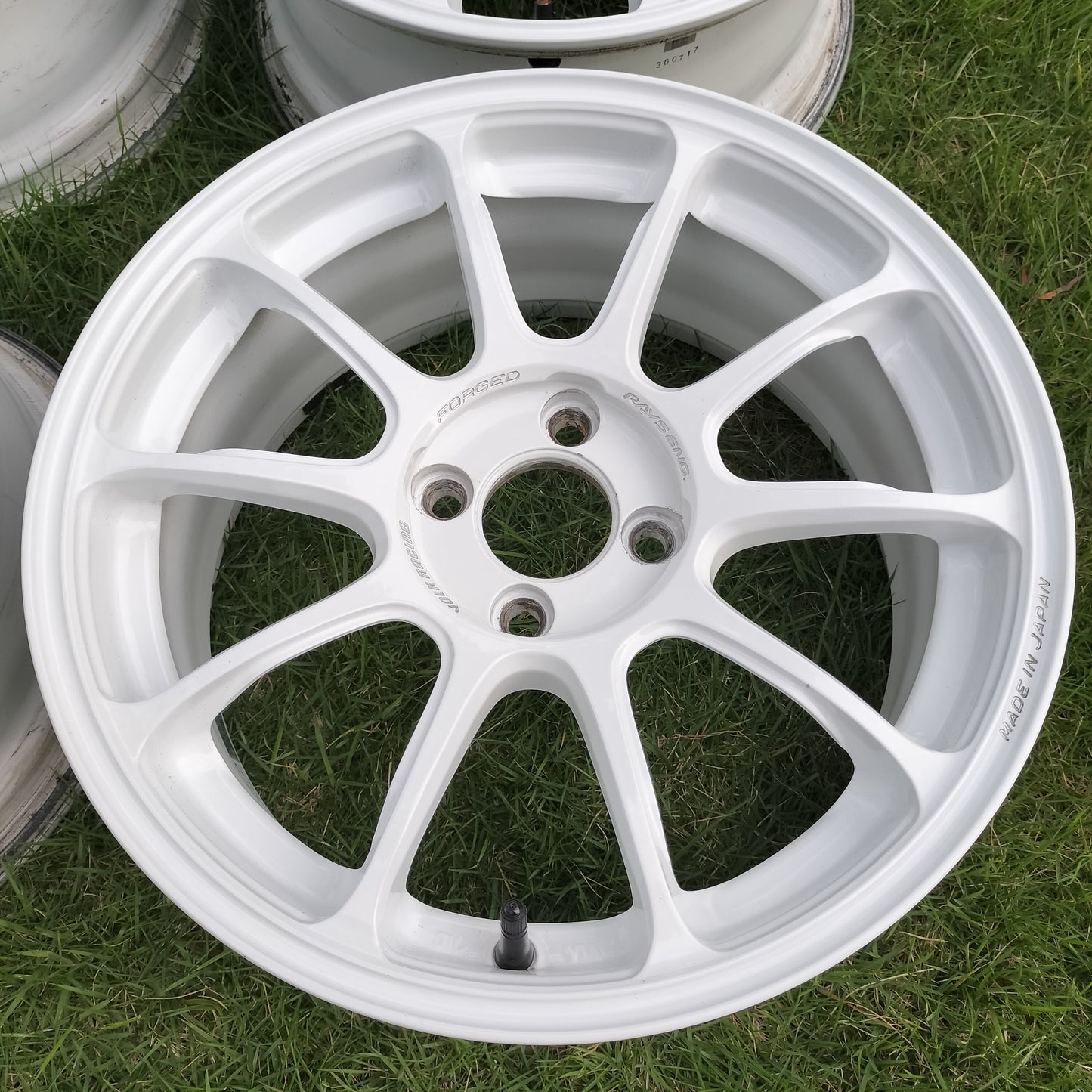 Rays Volk Racing ZE40 16x7+36 4x100