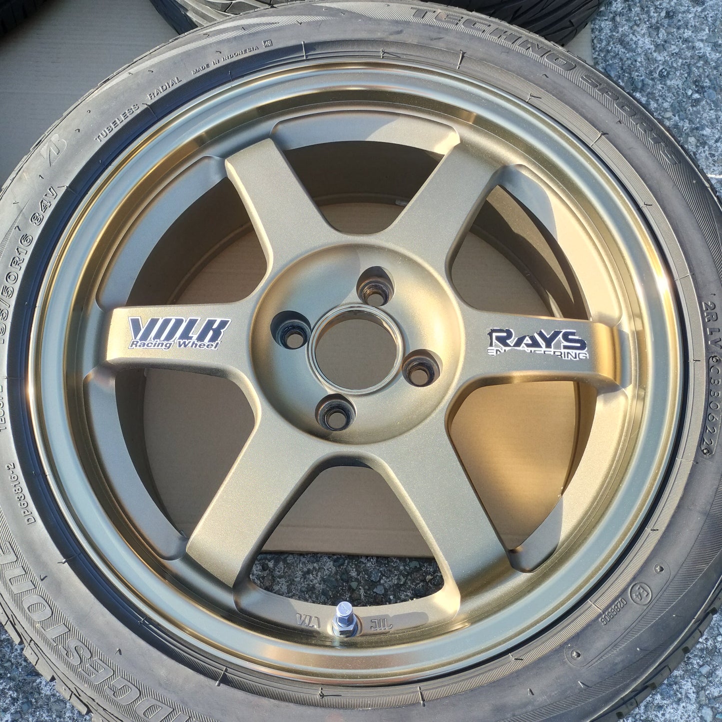 Rays Volk Racing TE37 16x7+33 4x100
