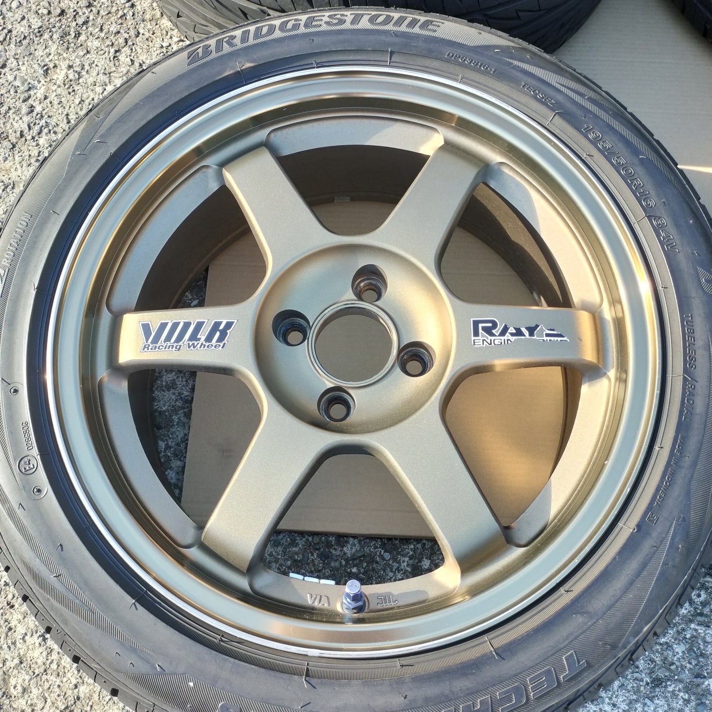 Rays Volk Racing TE37 16x7+33 4x100