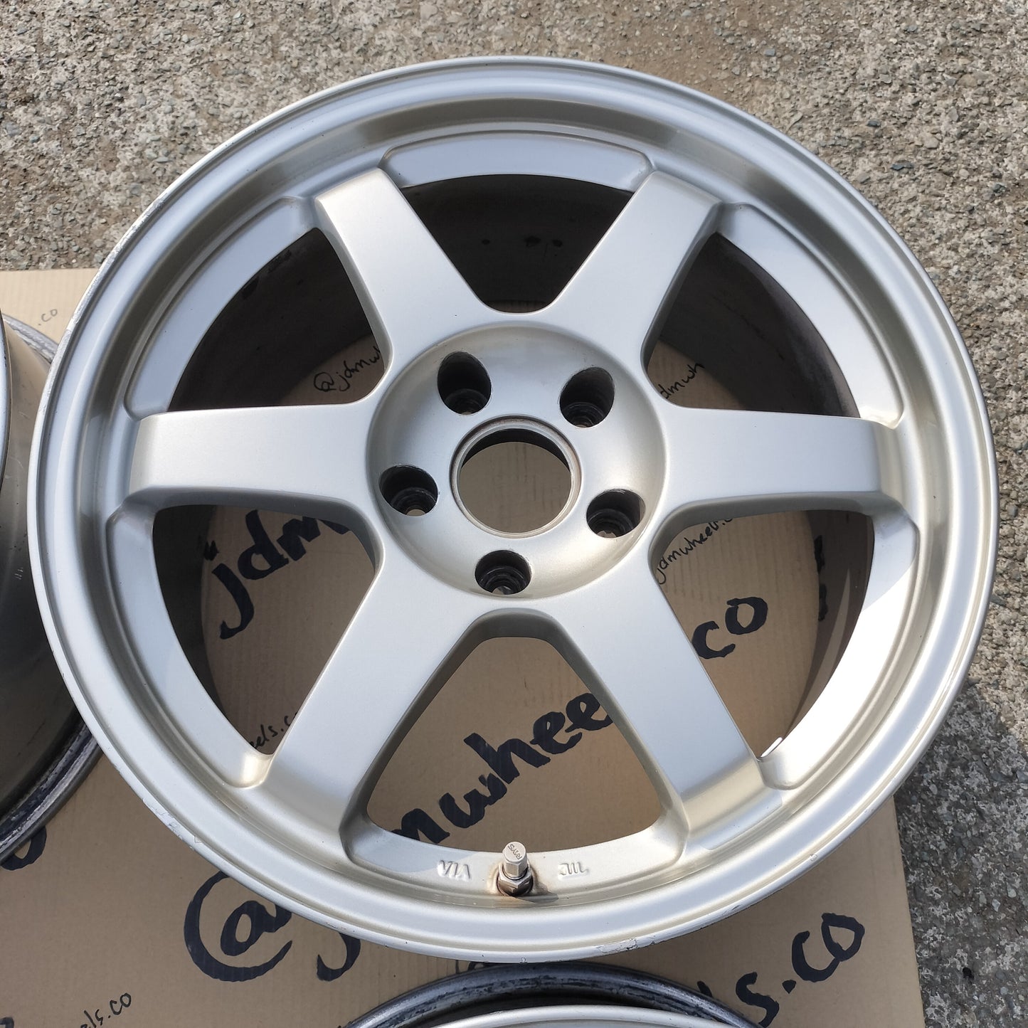 Rays Volk TE37 17x8.5+30 5x114.3