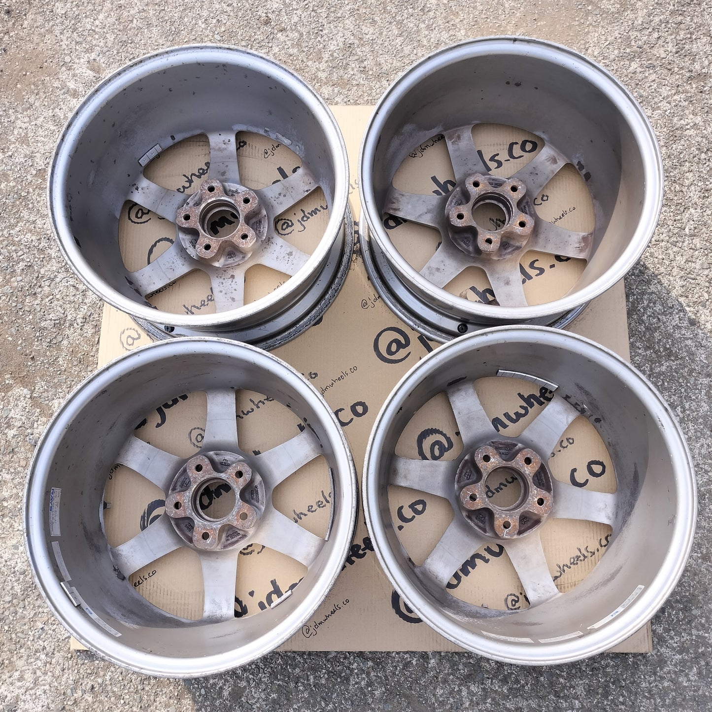 Rays Volk TE37 17x8.5+30 5x114.3