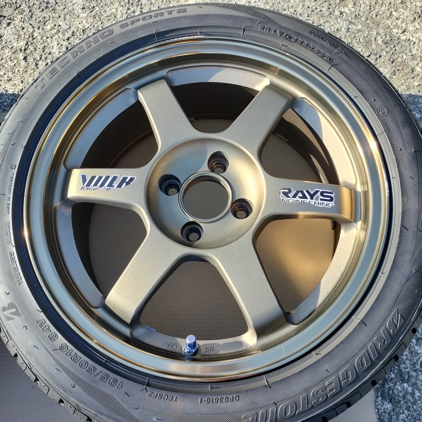Rays Volk Racing TE37 16x7+33 4x100