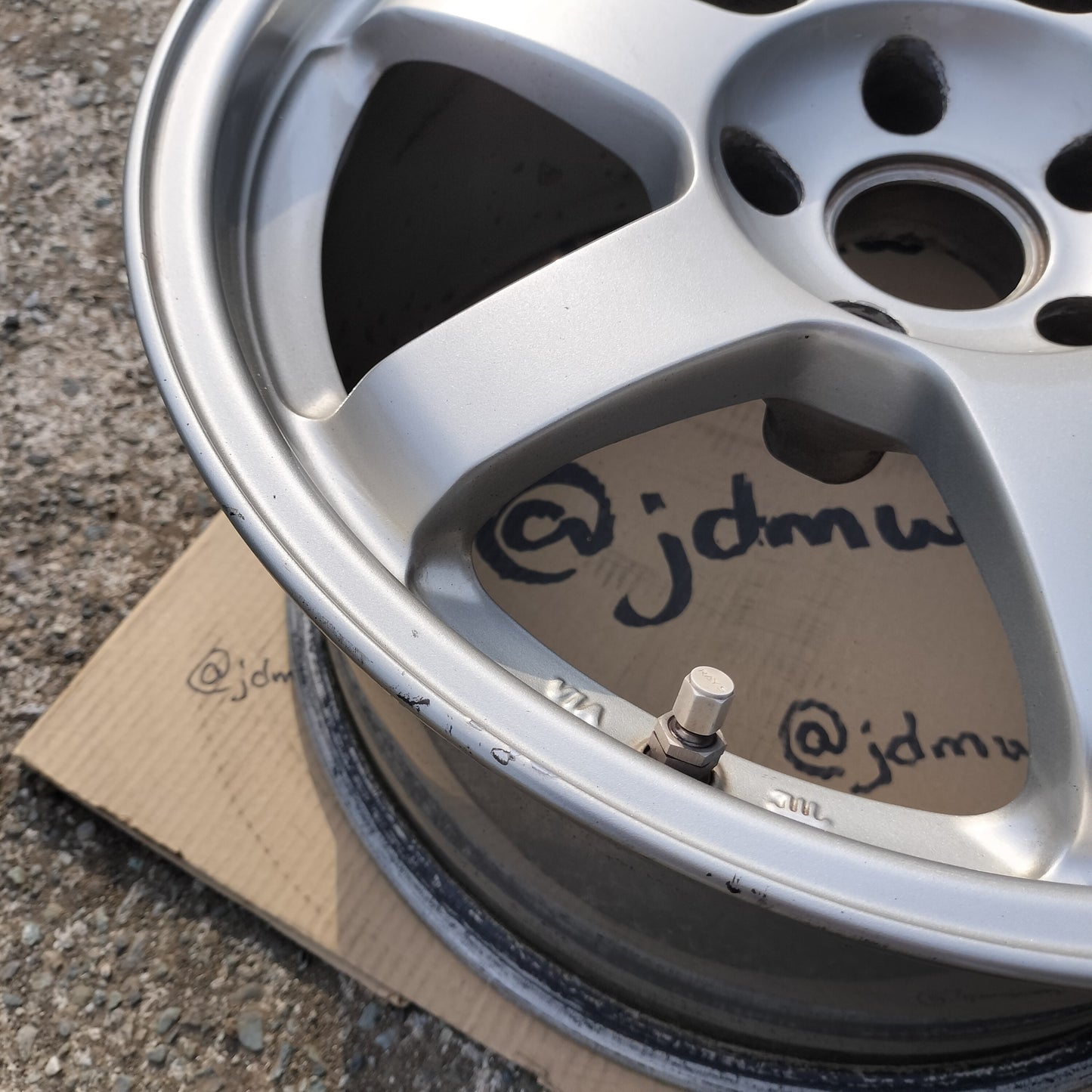 Rays Volk TE37 17x8.5+30 5x114.3