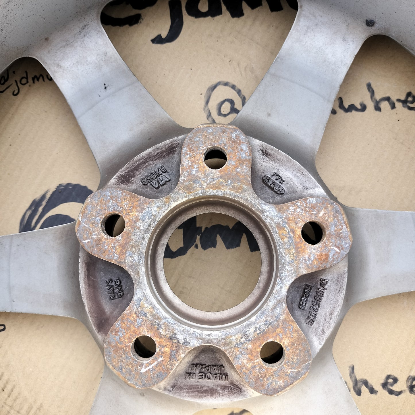 Rays Volk TE37 17x8.5+30 5x114.3