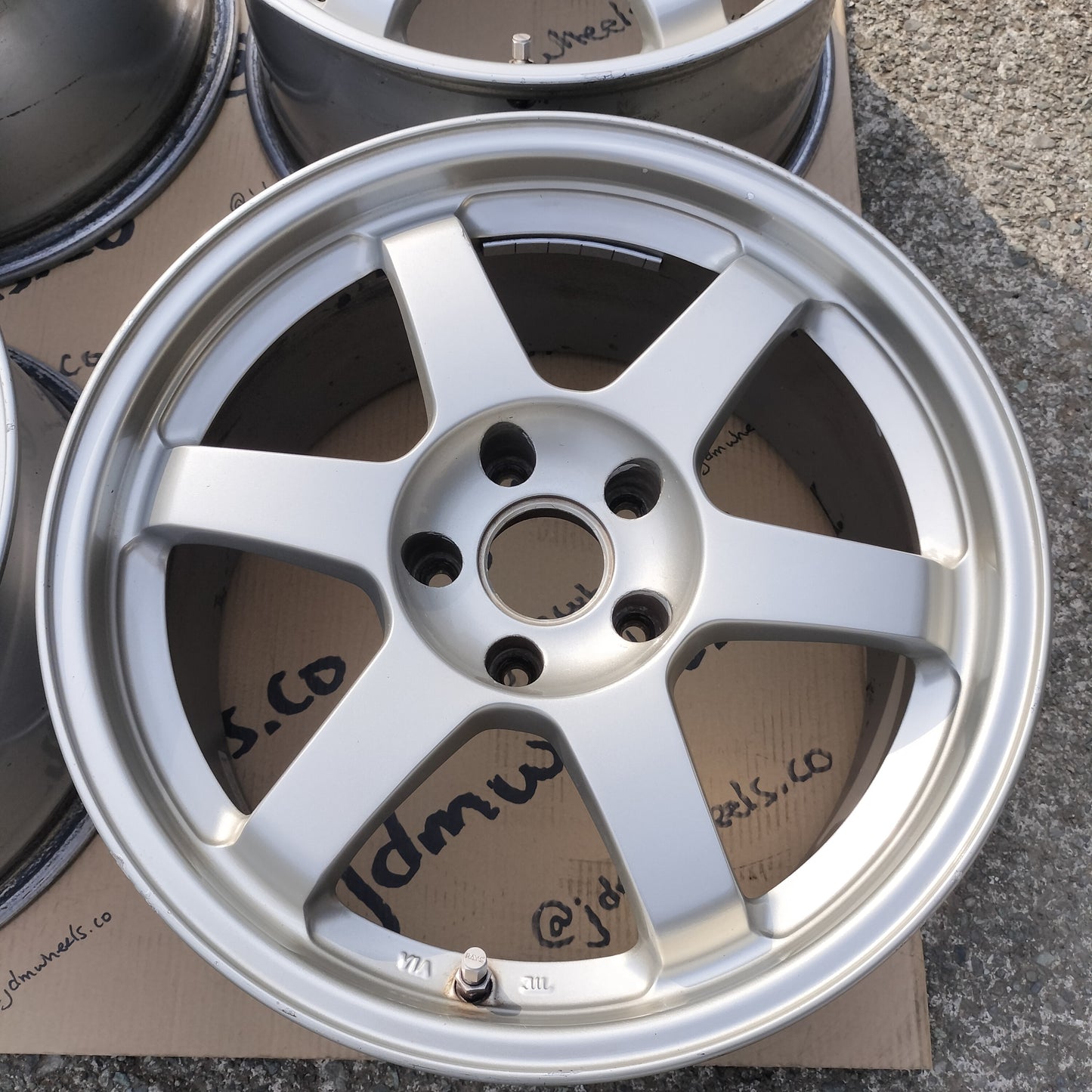 Rays Volk TE37 17x8.5+30 5x114.3