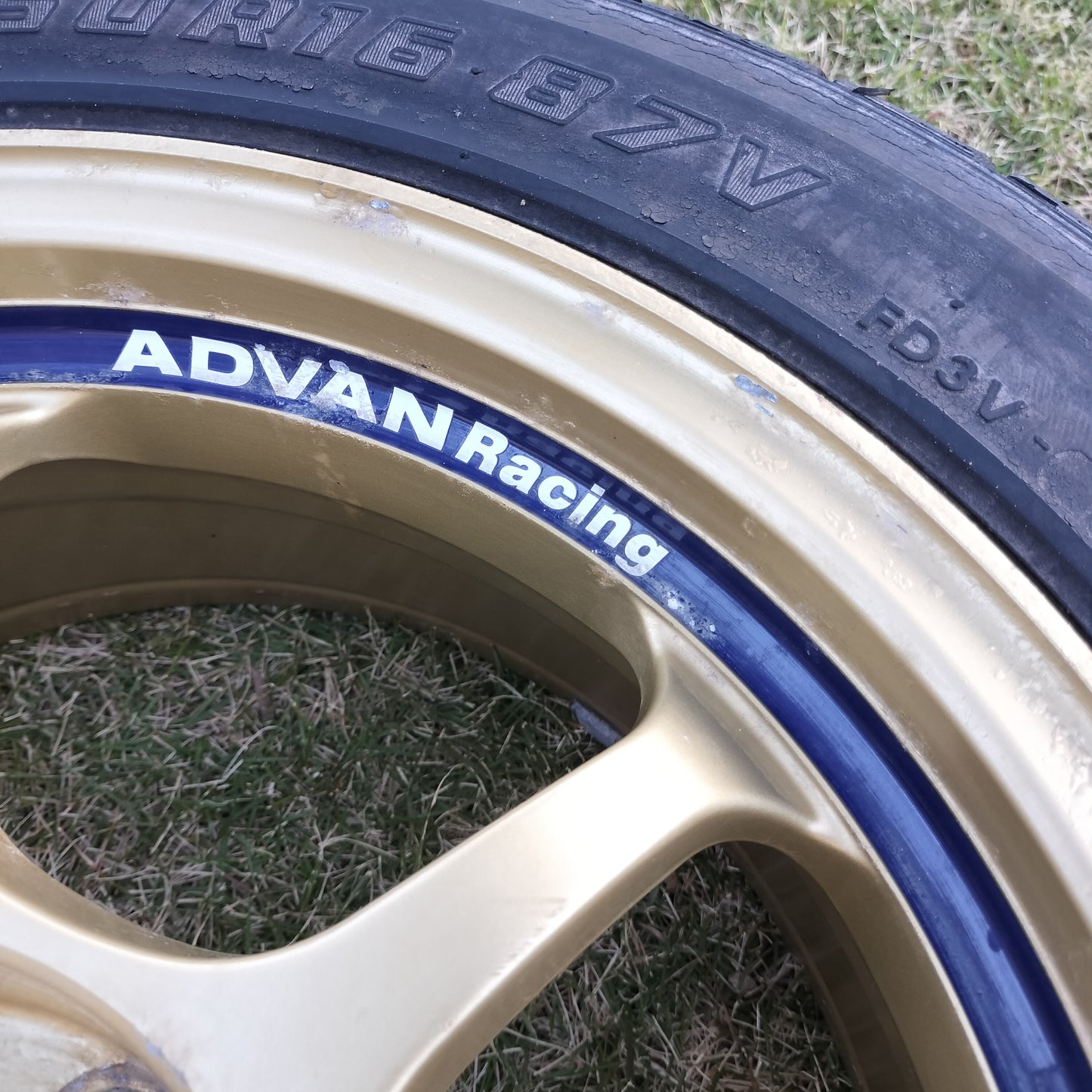 Advan Racing RG 16x7+31 4x100