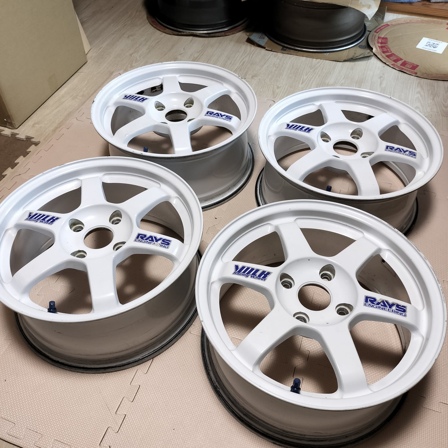 Rays Volk Racing TE37 16x7+42 4x114.3
