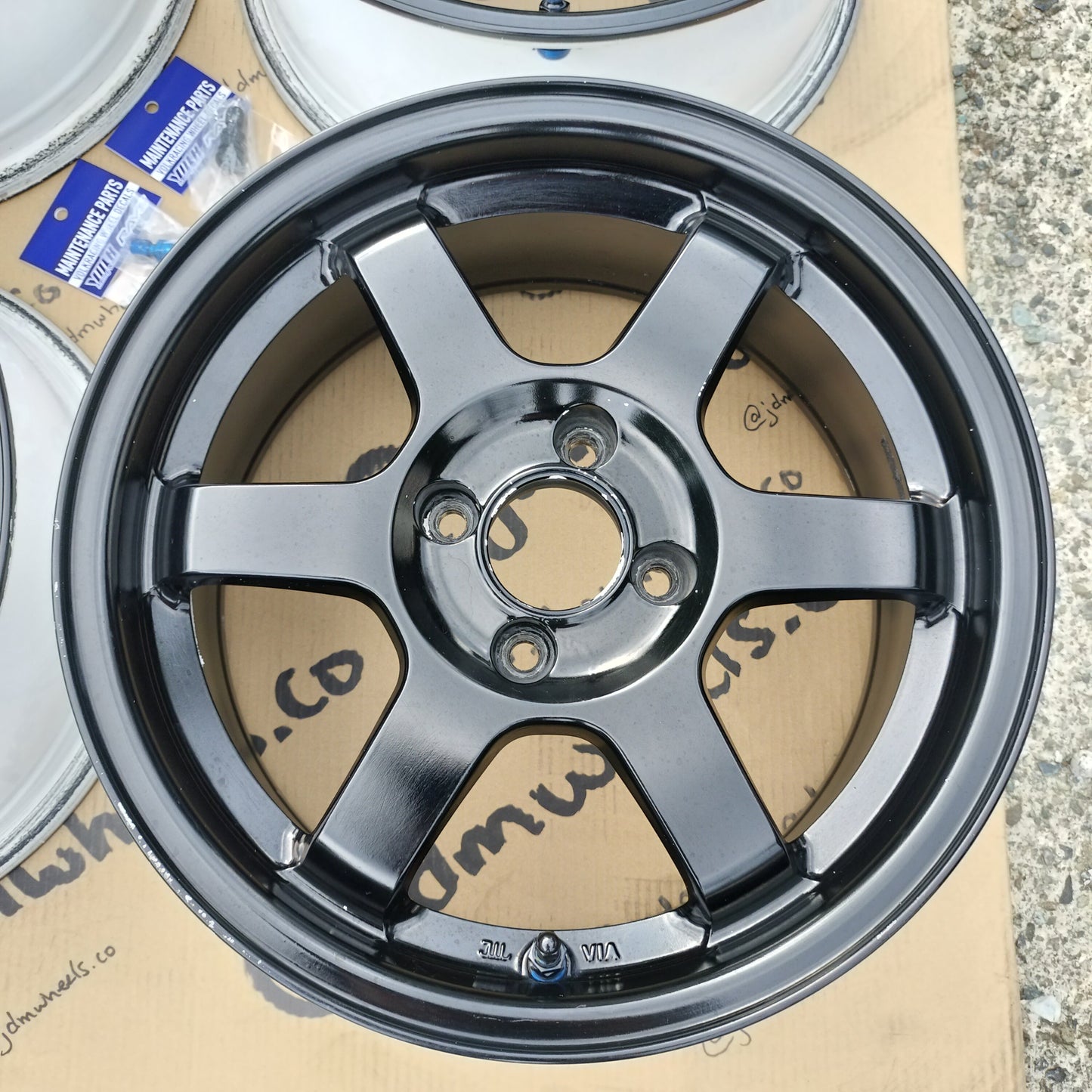 Rays Volk TE37 15x7+35 4x100