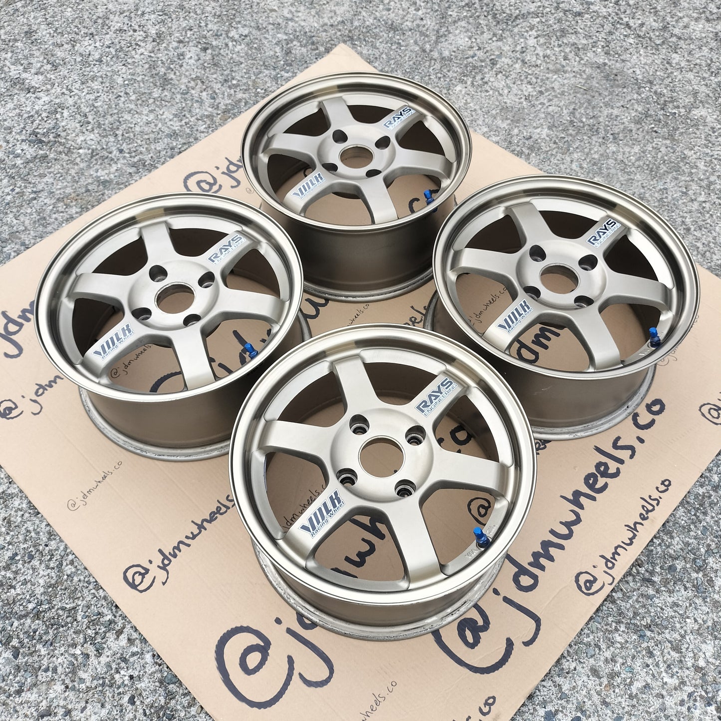 Rays Volk TE37 15x7+35 4x114.3