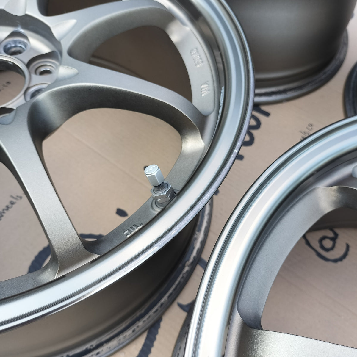 Rays Volk Racing CE28N 16x7+42 4x100