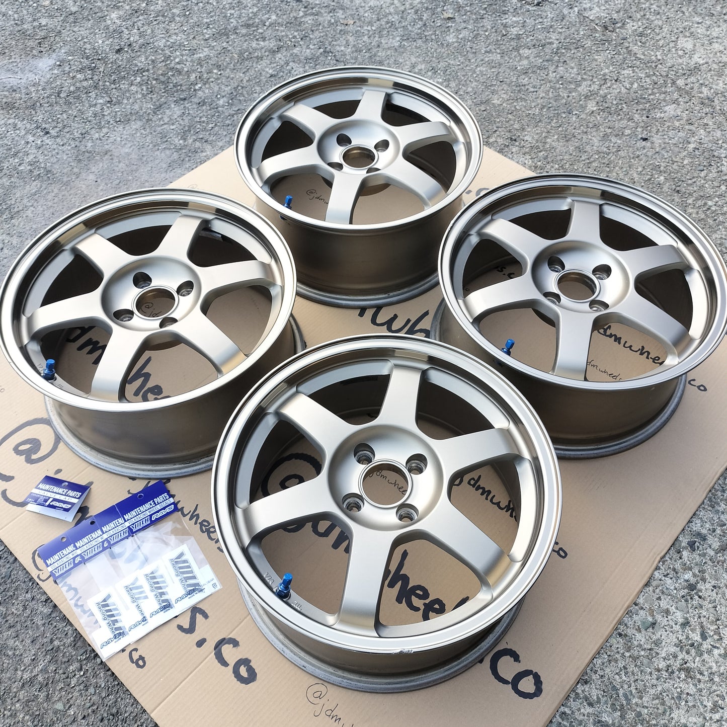 Rays Volk TE37 16x7+33 4x100