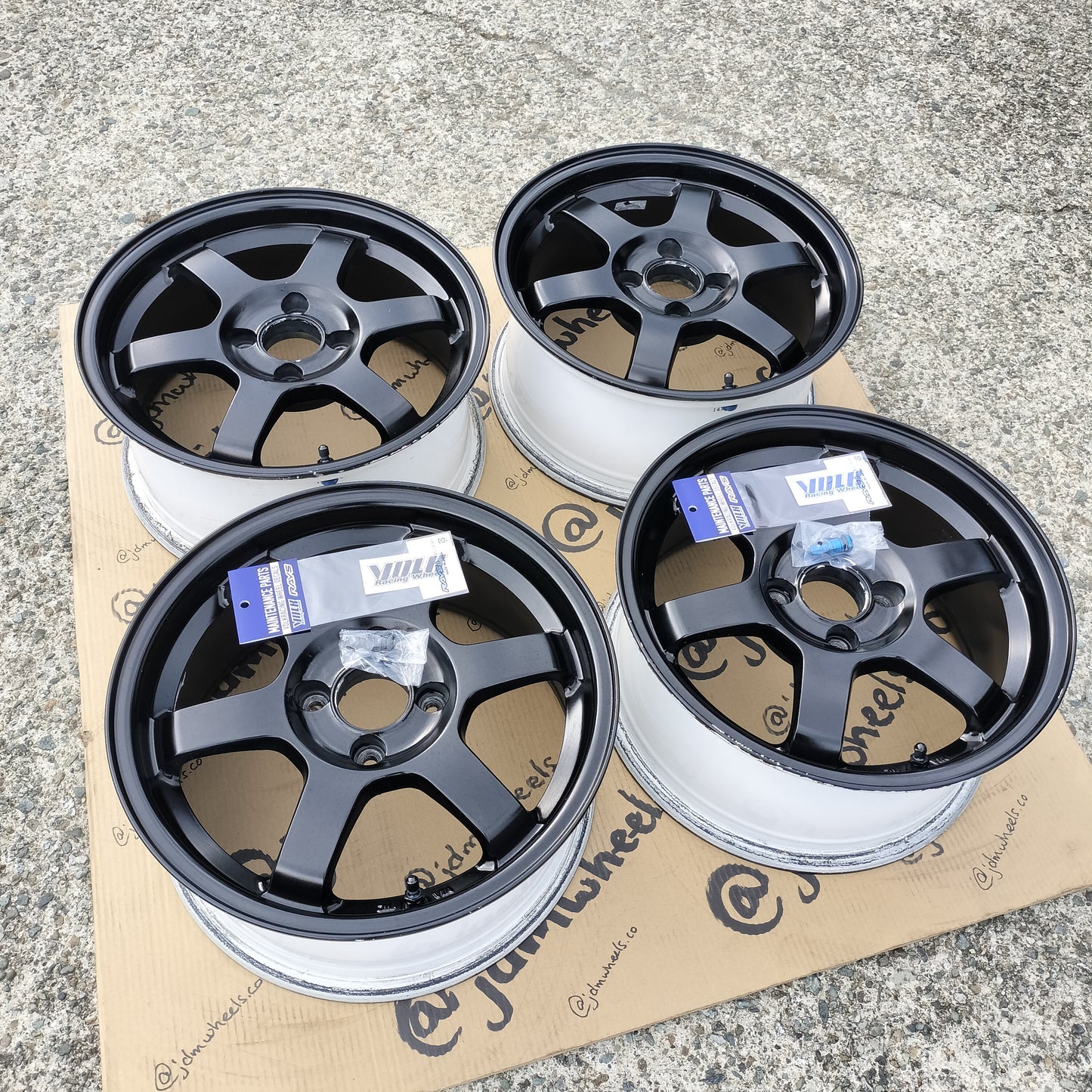 Rays Volk TE37 15x7+35 4x100