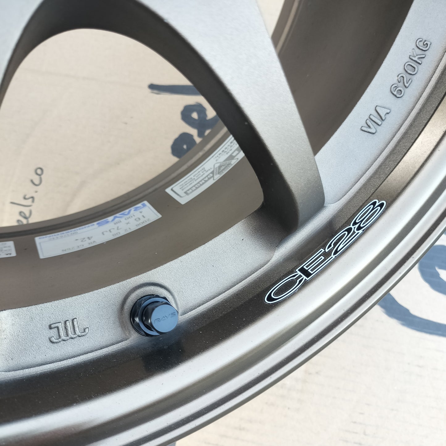 Rays Volk Racing CE28N 16x7+42 4x100