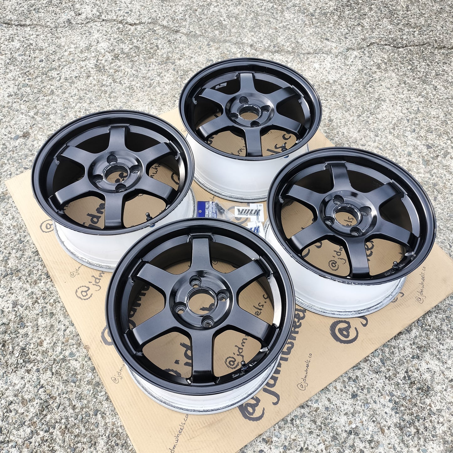 Rays Volk TE37 15x7+35 4x100