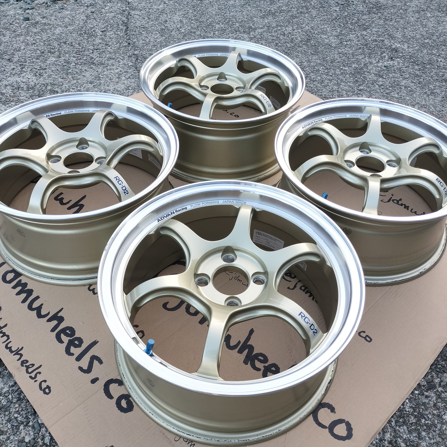 Advan Racing RG-D2 16x7+42 4x100