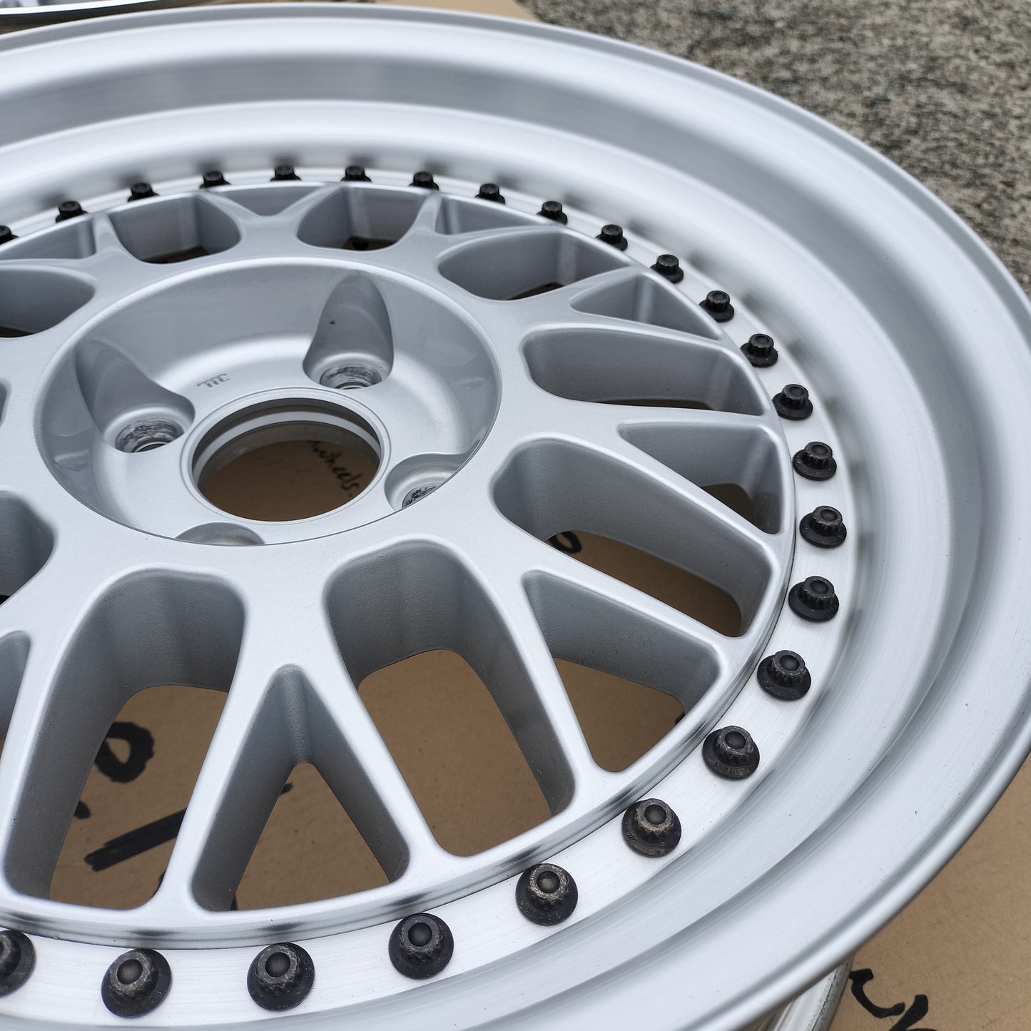 WORK MEISTER M1 16X7.5+24 4X100