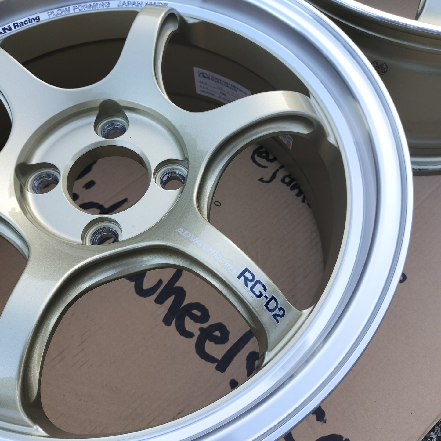 Advan Racing RG-D2 16x7+42 4x100