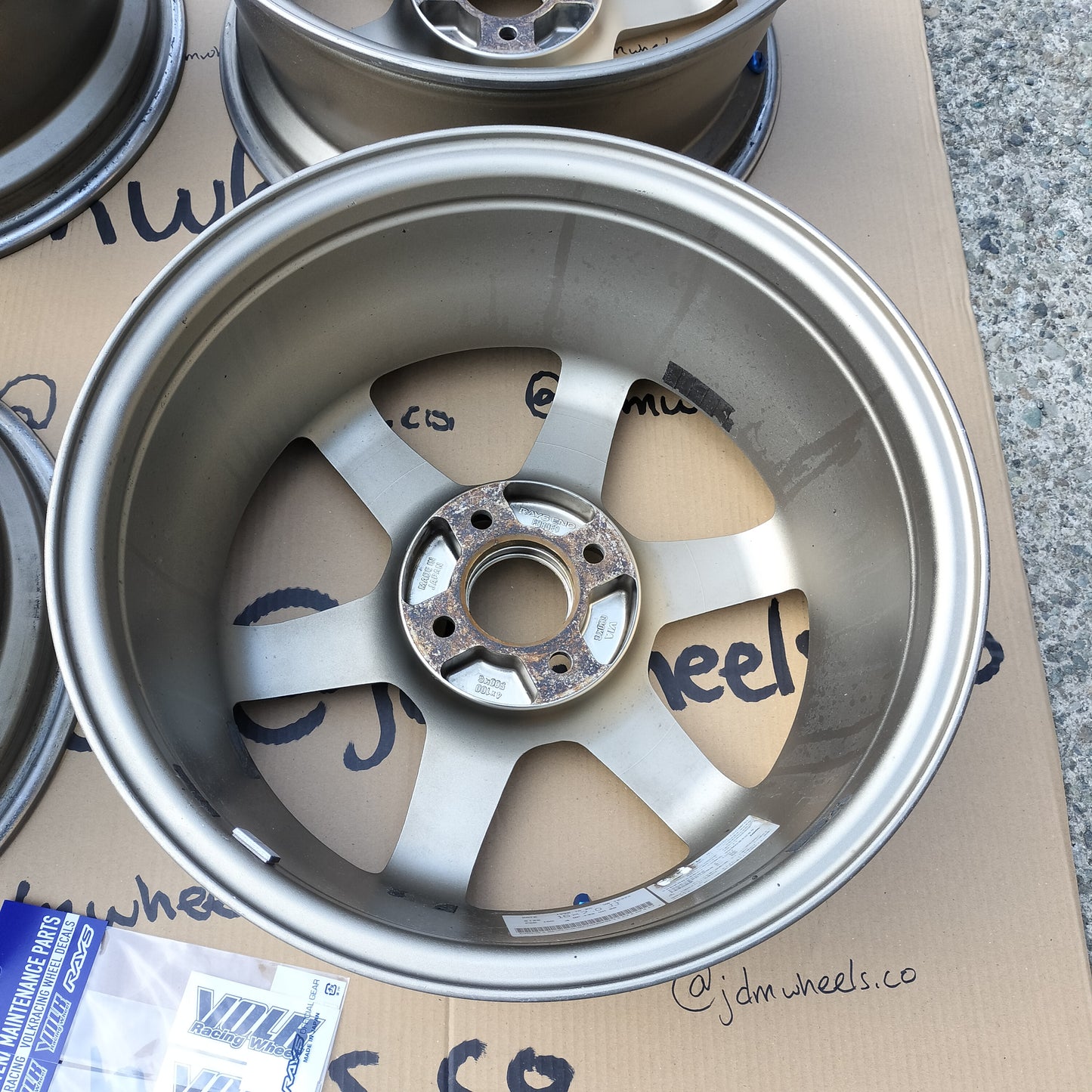 Rays Volk TE37 16x7+33 4x100