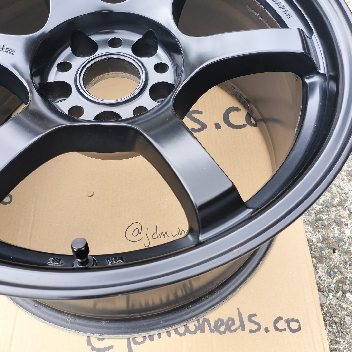 Rays Gram Lights 57DR 17x9+22 5x114.3