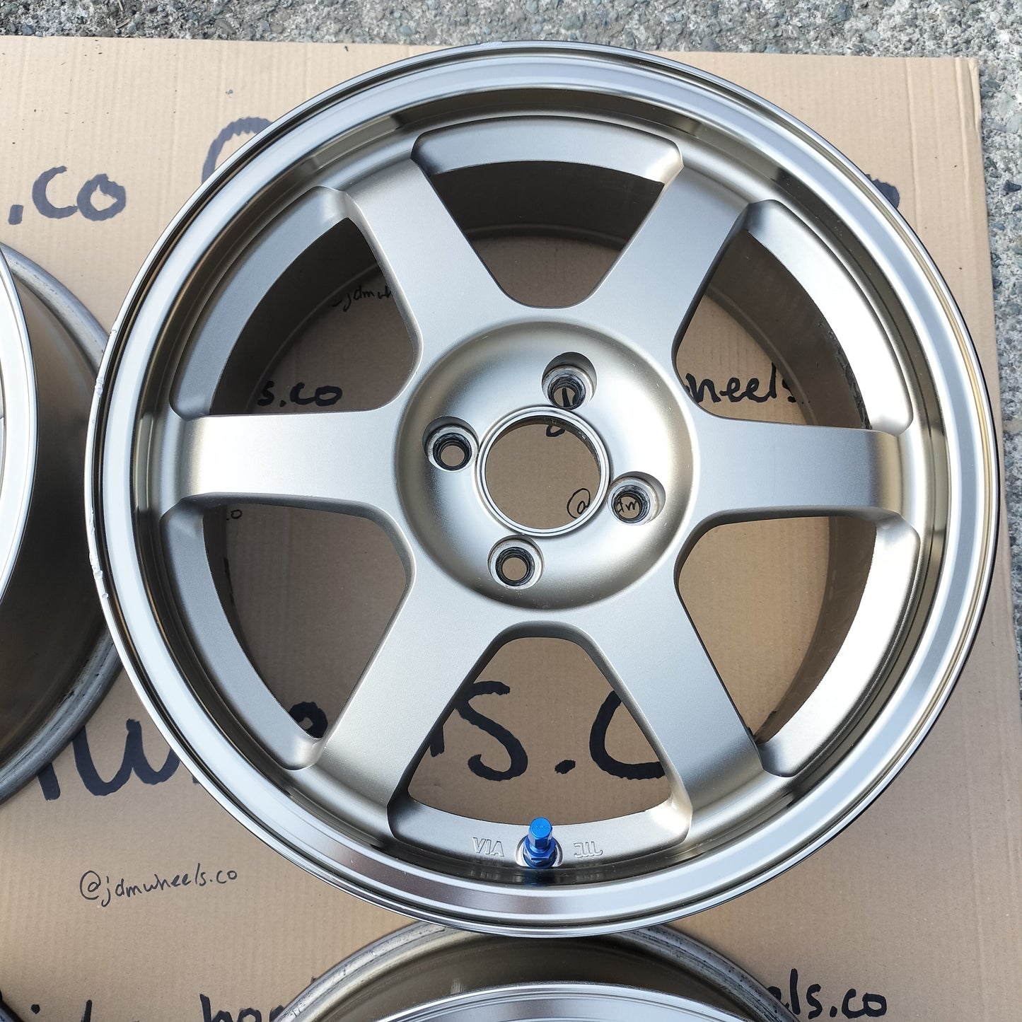 Rays Volk TE37 16x7+33 4x100