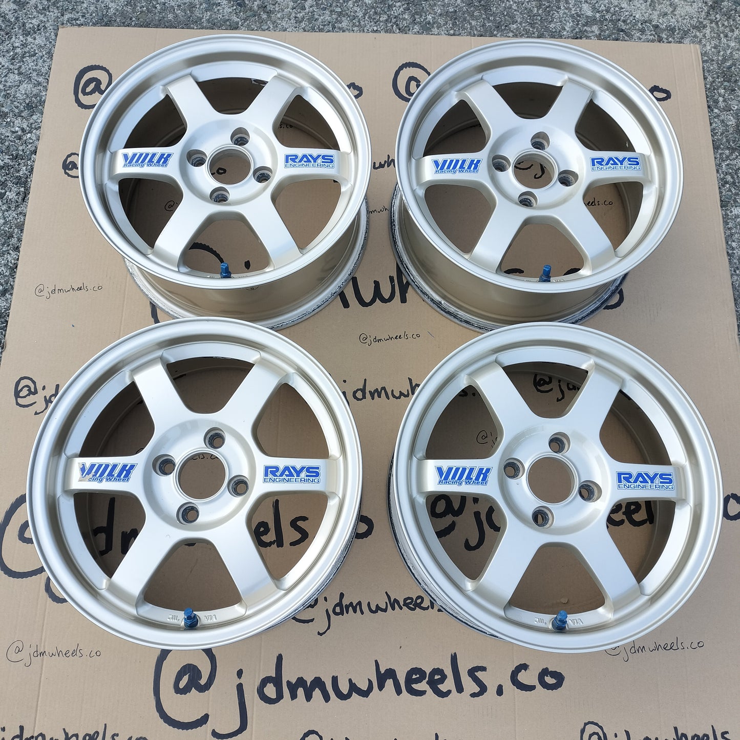 Rays Volk Racing TE37 15x6.5+35 4x100